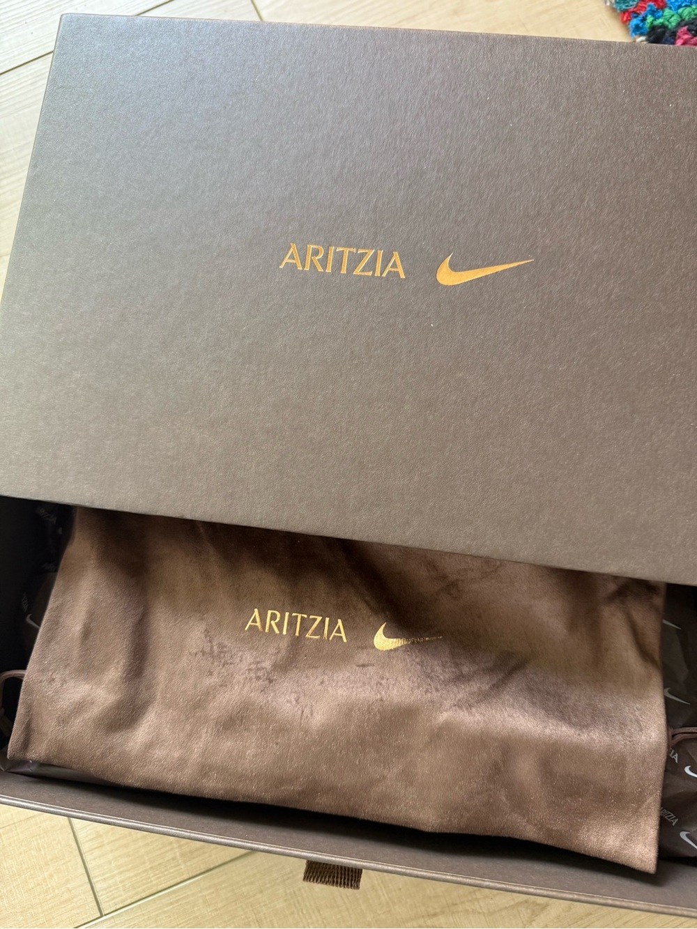 Aritzia and Nike Collab Women’s Brown Leather Athletic Trainer Sneakers - Picture 5 of 7